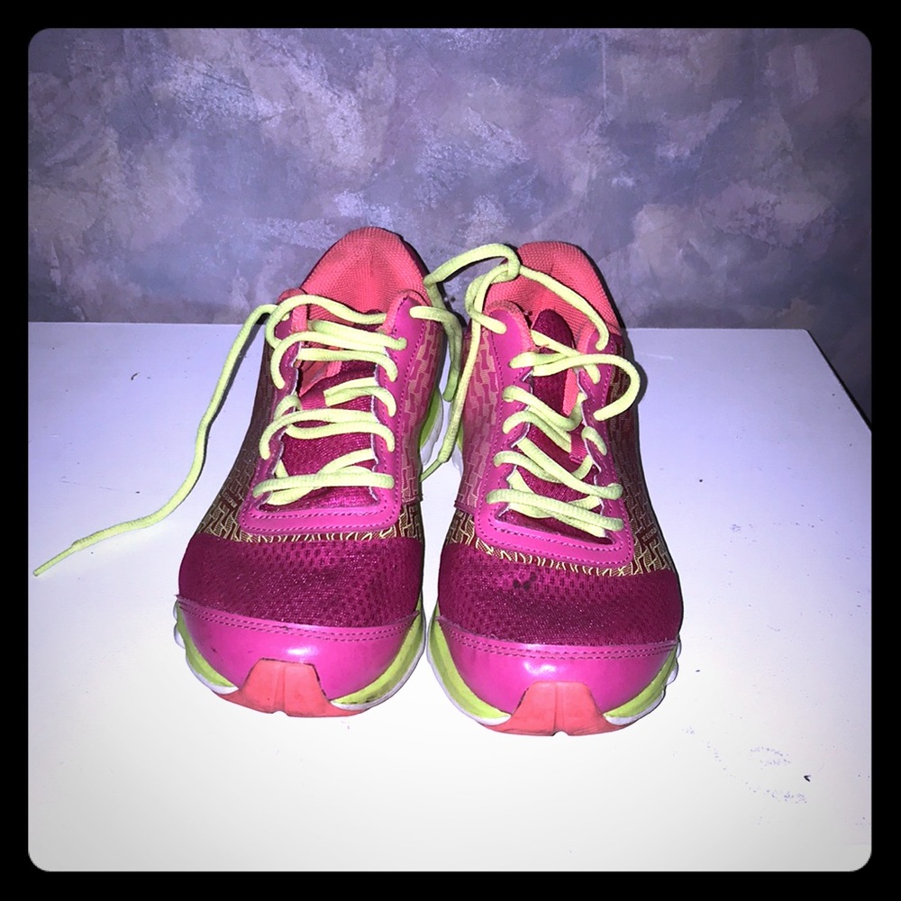 Women’s Reebok sneakers